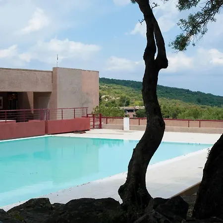 Apartment Cugnana Monolocale Con Piscina In Costa Smeralda Cugnana Verde
